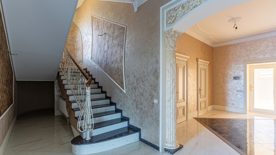 Дом под ключ с бассейном Адмирал