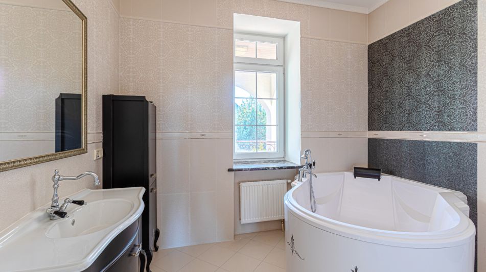 Дом под ключ с бассейном Адмирал