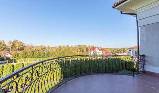 Дом под ключ с бассейном Адмирал