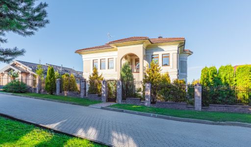 Дом под ключ с бассейном Адмирал