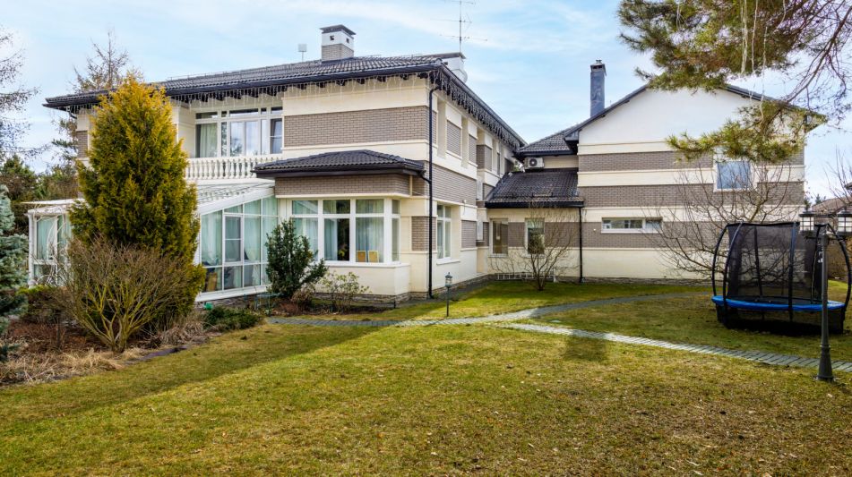 Готовый дом в Резиденции Бенилюкс