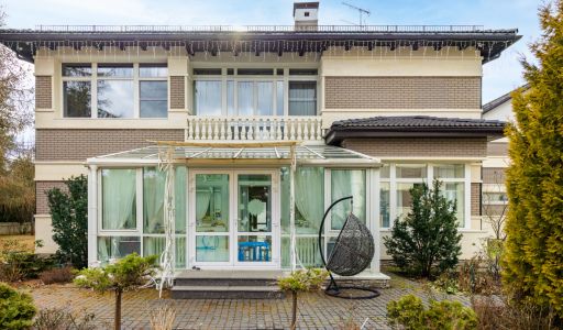 Готовый дом в Резиденции Бенилюкс