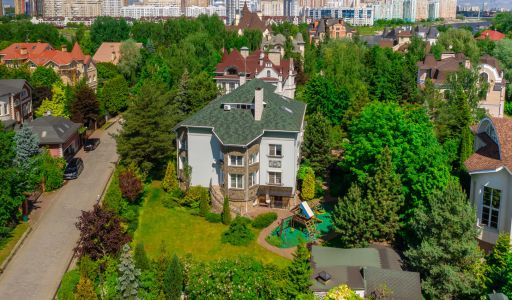 Дом с отделкой в КП Береста