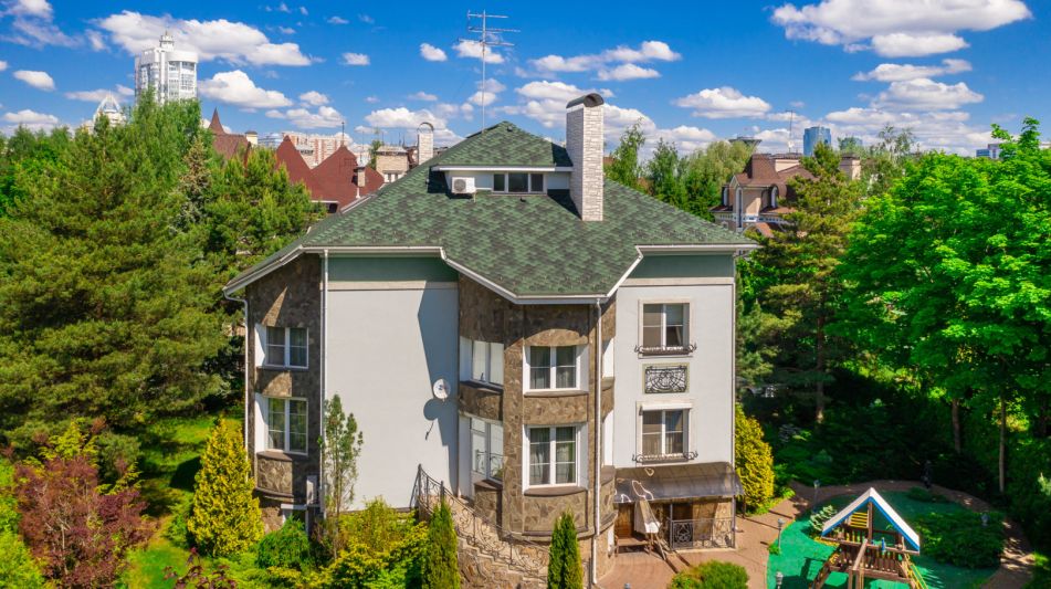 Дом с отделкой в КП Береста