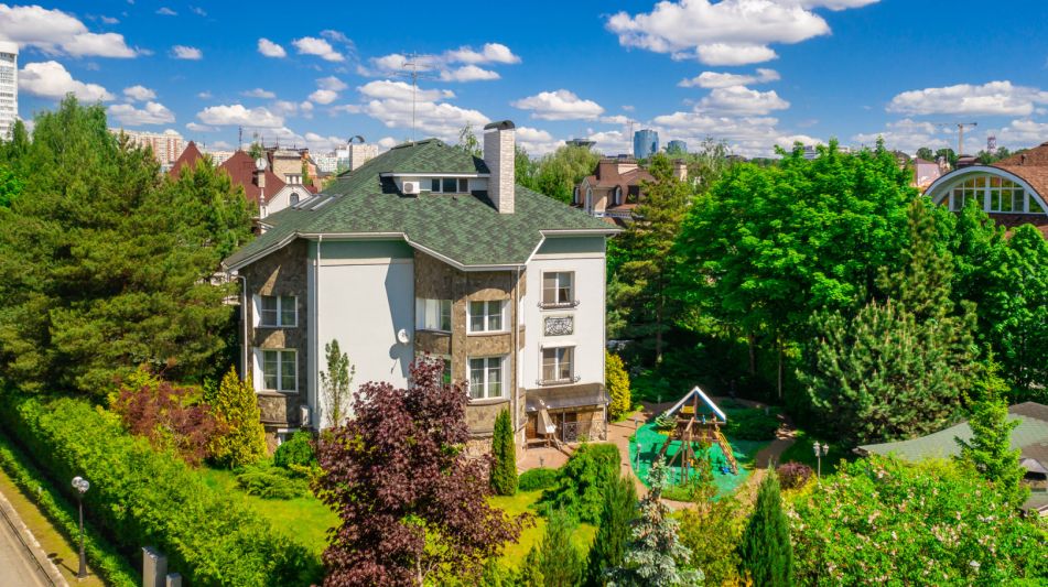 Дом с отделкой в КП Береста