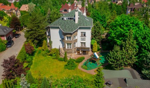 Дом с отделкой в КП Береста