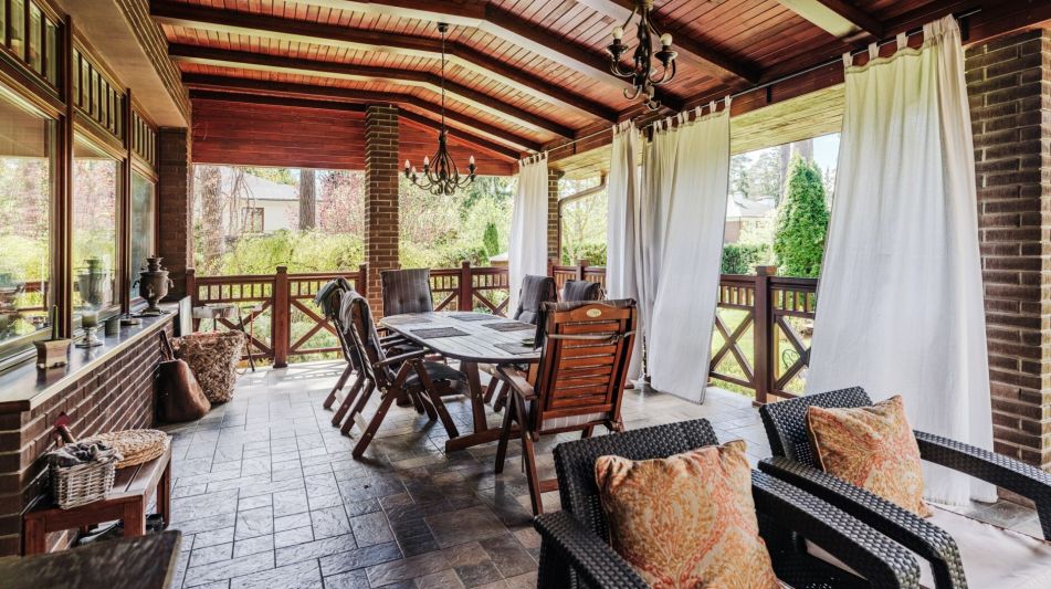 Дом в стиле Райта в КП Поречье