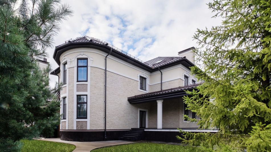 Новый дом у озера КП Гринфилд