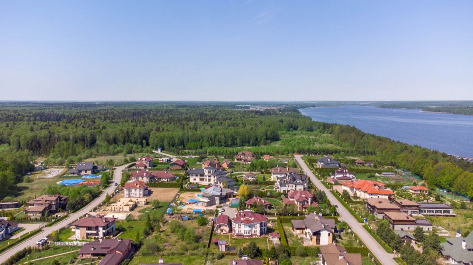 Участок у леса КП Лазурный берег