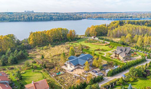 Дом с видом на воду в КП Пчелка
