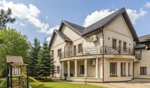 Дом с бассейном в ТСН Успенское