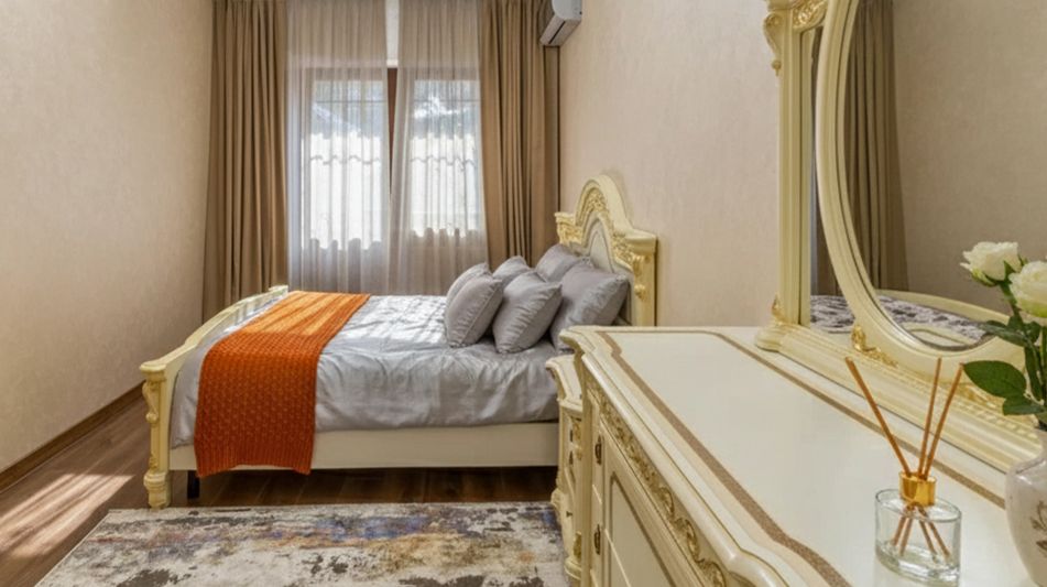 Дом с бассейном в ТСН Успенское