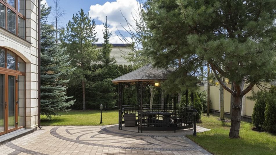 Дом с бассейном в ТСН Успенское