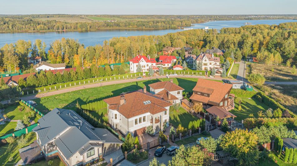 Дом под ключ с бассейном Адмирал