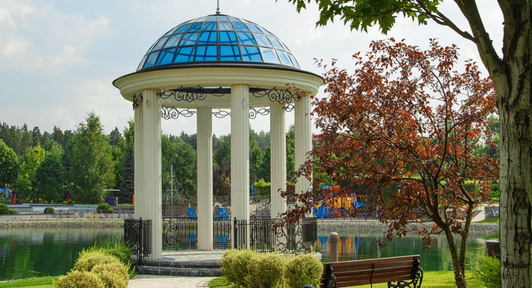 Ренессанс Парк