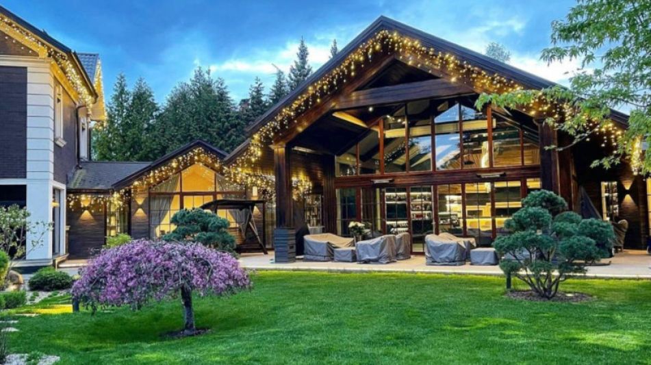 Стильный дом в Иславском