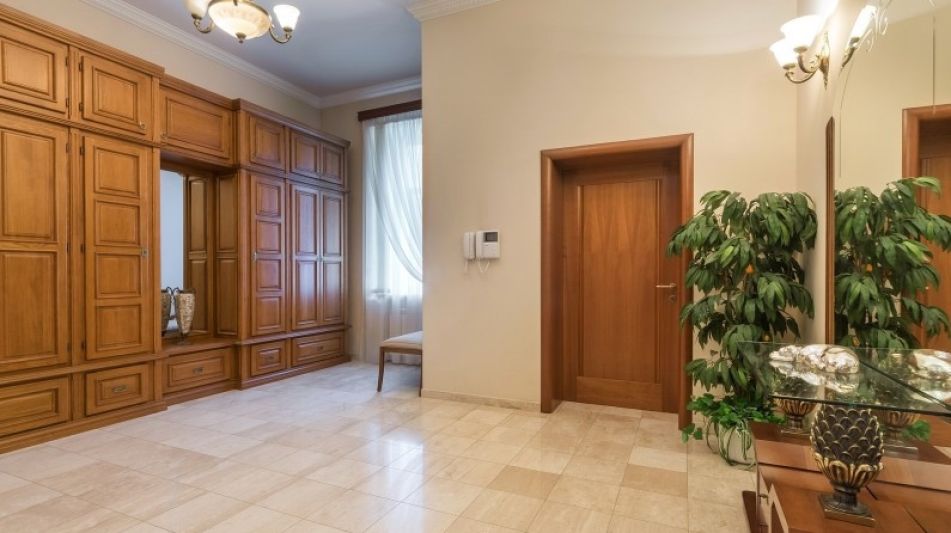 Дом с бассейном в КП Тайм-2