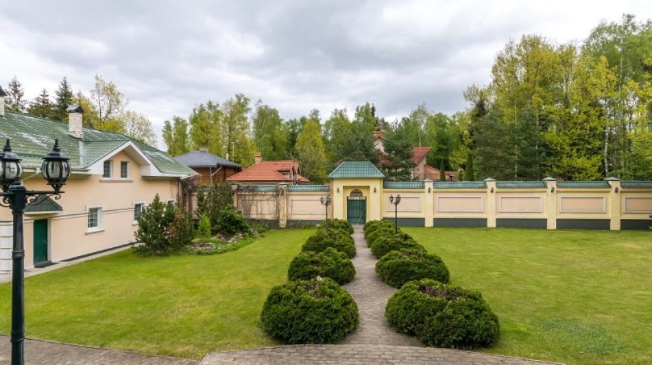 Дом с бассейном в КП Тайм-2