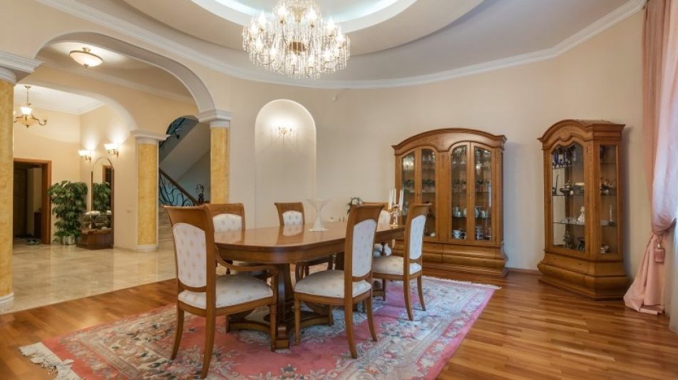 Дом с бассейном в КП Тайм-2