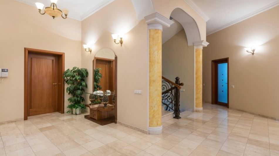 Дом с бассейном в КП Тайм-2