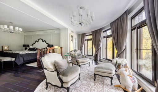 Стильный дом в Иславском