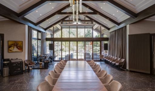 Стильный дом в Иславском