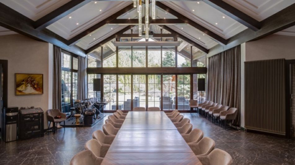 Стильный дом в Иславском