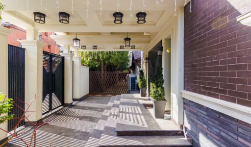 Стильный дом в Иславском