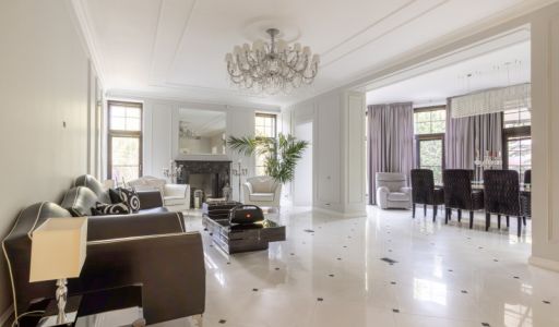 Стильный дом в Иславском