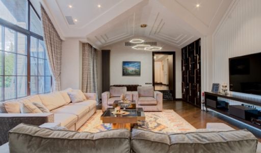 Стильный дом в Иславском