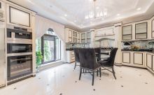 Стильный дом в Иславском