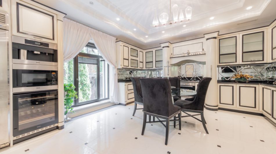 Стильный дом в Иславском