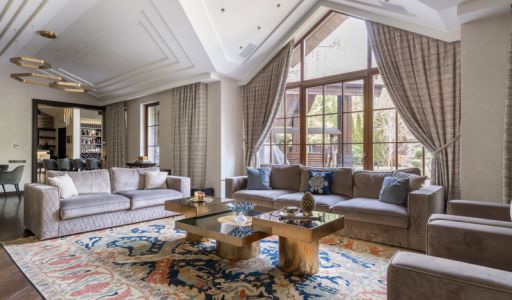 Стильный дом в Иславском