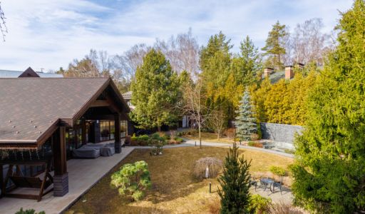 Стильный дом в Иславском