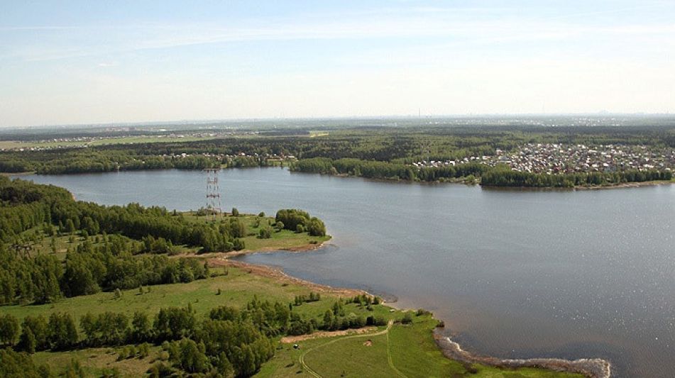 Участок рядом с водой в Витенево