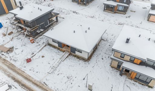 Одноэтажный дом у леса в Сходне