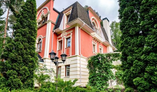 Дом в КП Корабельные сосны