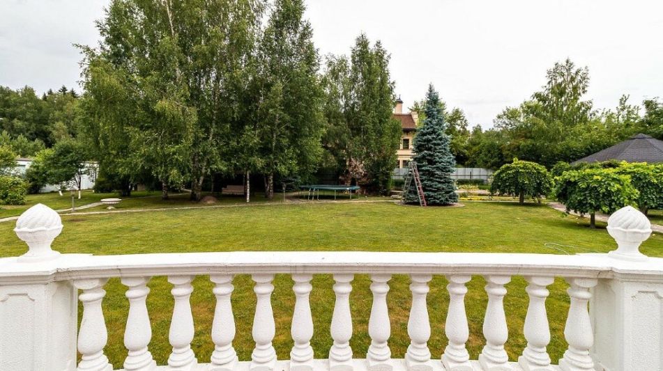 Классический дом в КП Ларюшино-2