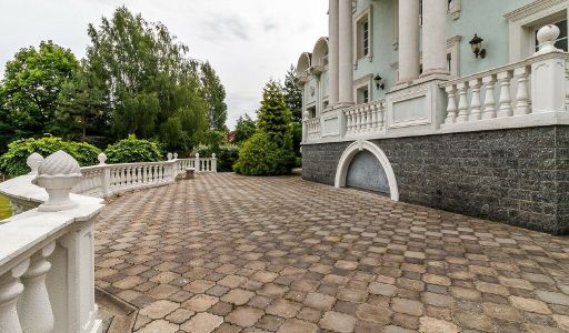 Классический дом в КП Ларюшино-2