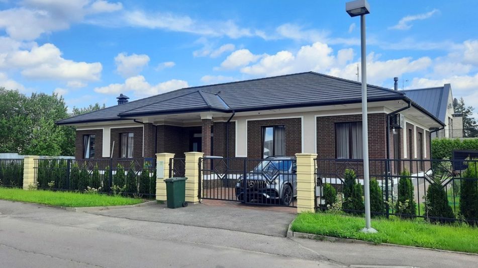 Дом с бассейном в КП Крекшино