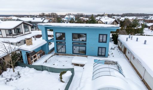 Дом на просторном участке Пестово