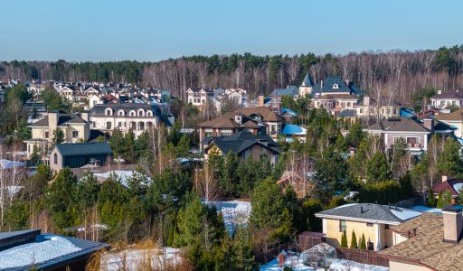 Участок у озера в КП Павлово-2