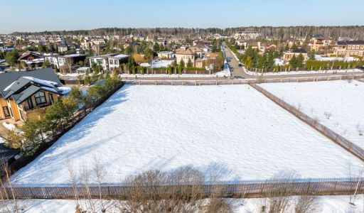 Участок у озера в КП Павлово-2