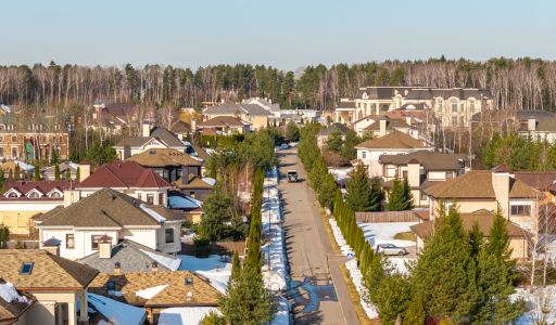 Участок у озера в КП Павлово-2