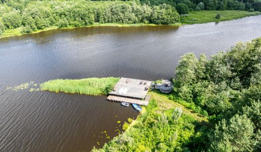 Поместье  на берегу реки Нерль