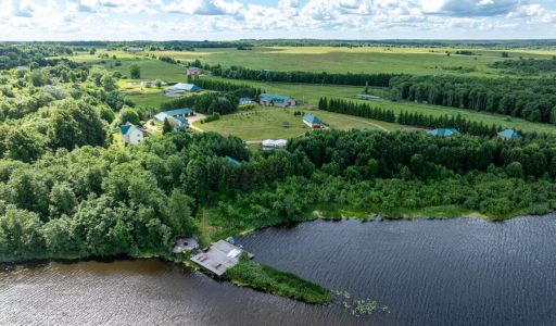 Поместье  на берегу реки Нерль