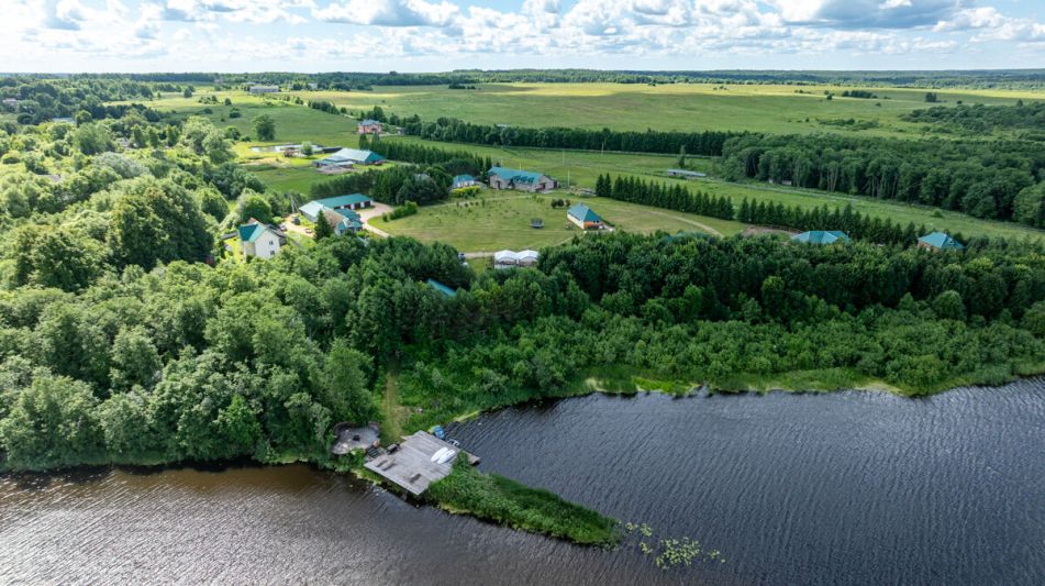 Поместье  на берегу реки Нерль