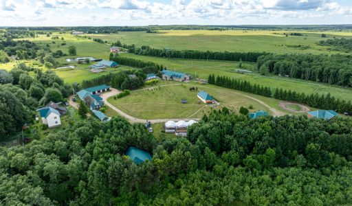 Поместье  на берегу реки Нерль