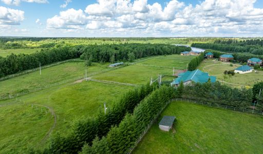 Поместье  на берегу реки Нерль