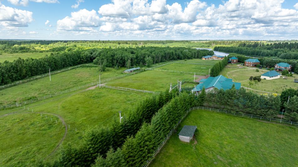 Поместье  на берегу реки Нерль